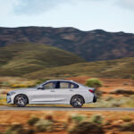 「BMW 3シリーズが内外装を大幅改良し、日本で初認可となるハンズ・オフ機能を搭載！ 圧巻のインストゥルメントパネルに注目」の6枚目の画像ギャラリーへのリンク
