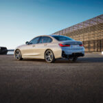 「BMW 3シリーズが内外装を大幅改良し、日本で初認可となるハンズ・オフ機能を搭載！ 圧巻のインストゥルメントパネルに注目」の9枚目の画像ギャラリーへのリンク