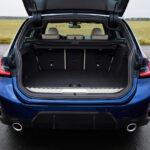 「BMW 3シリーズが内外装を大幅改良し、日本で初認可となるハンズ・オフ機能を搭載！ 圧巻のインストゥルメントパネルに注目」の22枚目の画像ギャラリーへのリンク