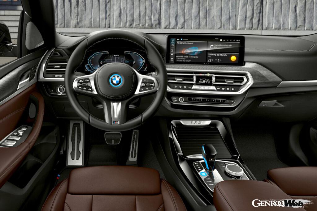 2021年8月に登場した新型iX3。BMWのBEVモデルラインナップは着実に増えつつある。