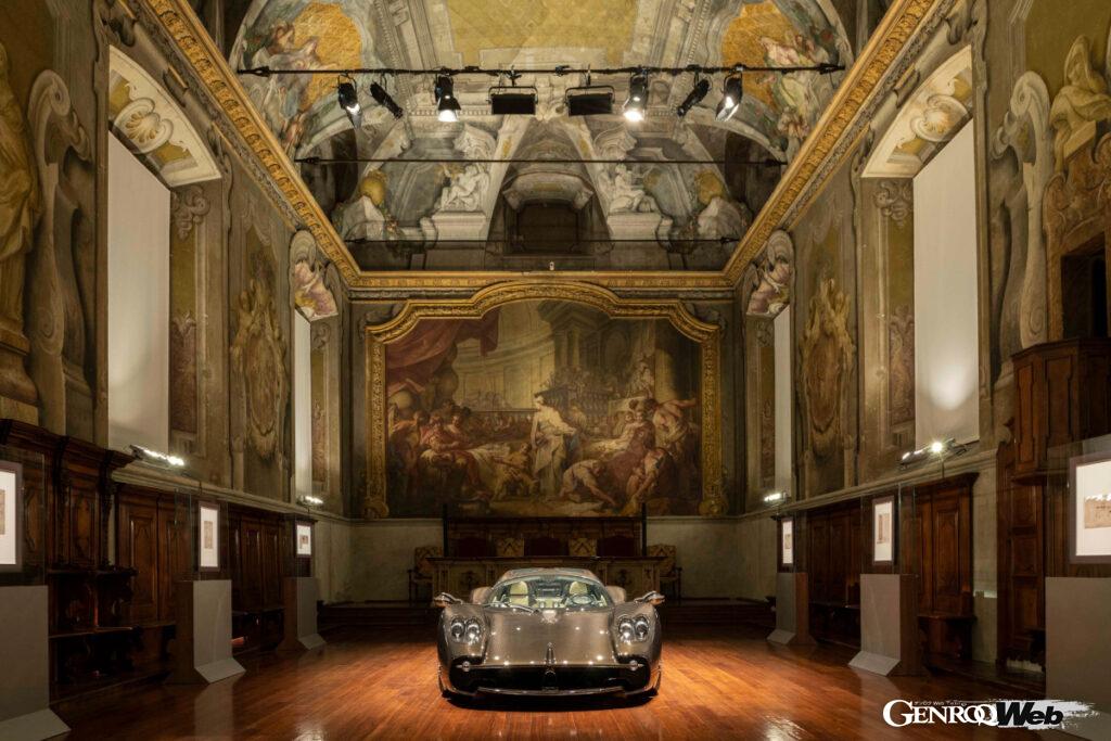 「パガーニが新型「ウトピア」の発表をシアターと博物館で開催した驚愕の理由と、そこで見かけた意外な人物」の8枚目の画像