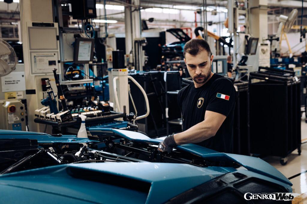 「ランボルギーニ アヴェンタドール生産終了でV12自然吸気エンジンの行方はどうなる？」の15枚目の画像