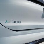 プジョー主力モデル308／308 SWのEVバージョンが登場！ 電気で走れるCセグBEVは2023年半ばに市場導入 - GQW_Peugeot_E-308_09153