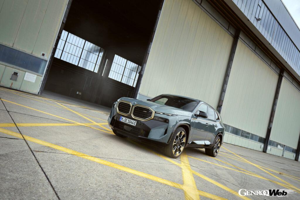 「M1以来となるBMW M社オリジナルデザインの「BMW XM」は1000Nmに達するPHEVシステムを採用【動画】」の16枚目の画像