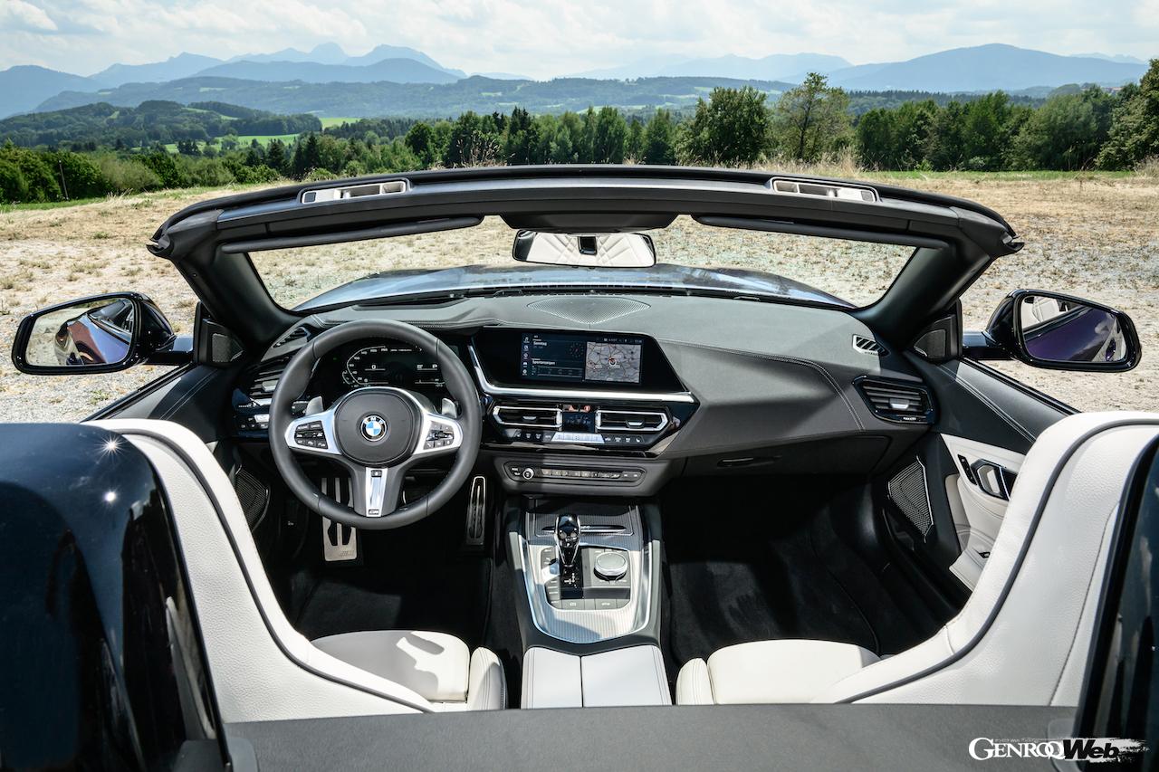「輸入2シーターオープンスポーツの最右翼「BMW Z4」が2023年モデルで新色を追加し標準装備が大幅に充実」の12枚目の画像