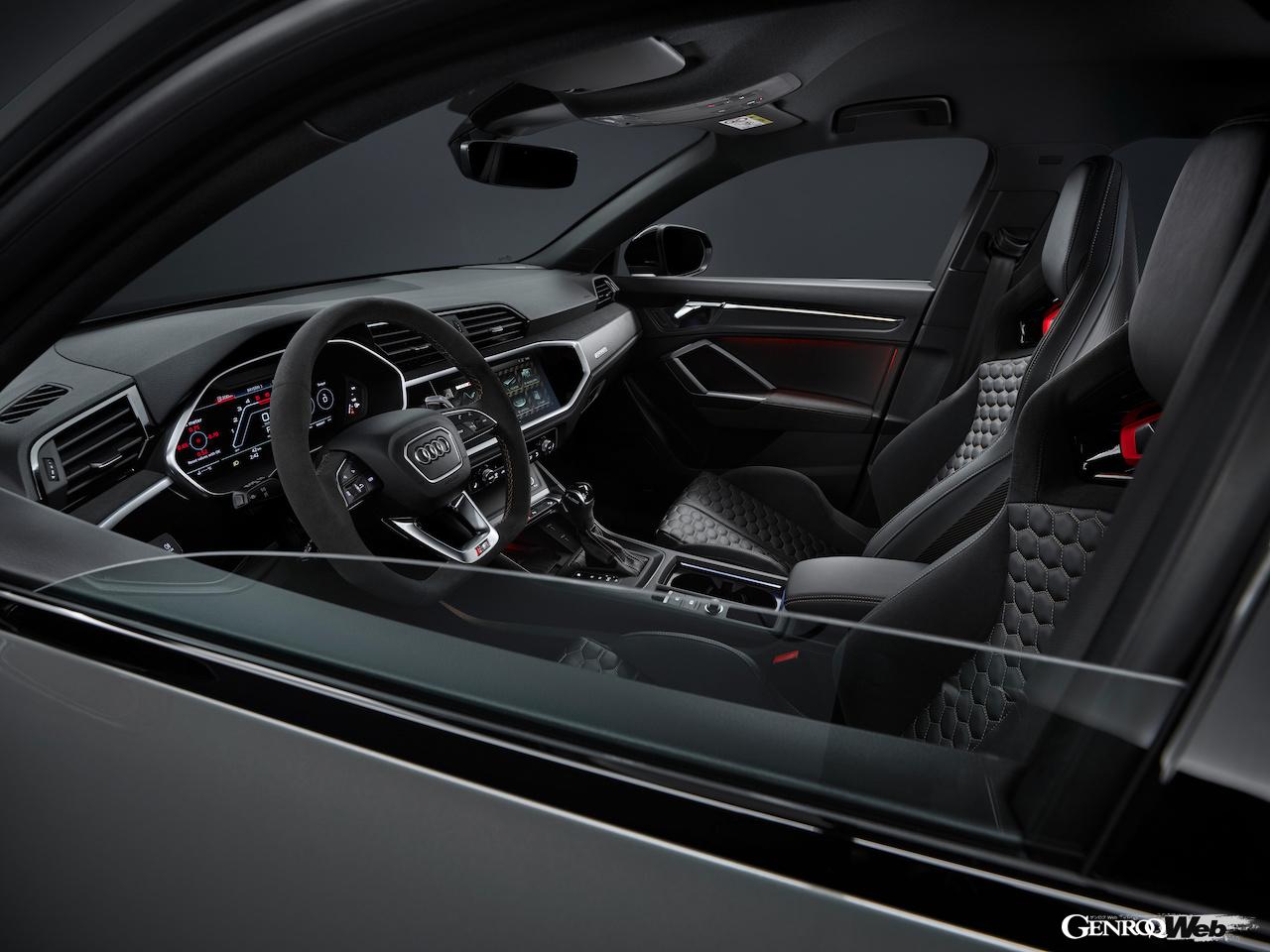 「人気のコンパクトSUV「アウディ RS Q3」のデビュー10周年限定車「エディション 10イヤーズ」は世界限定555台」の3枚目の画像