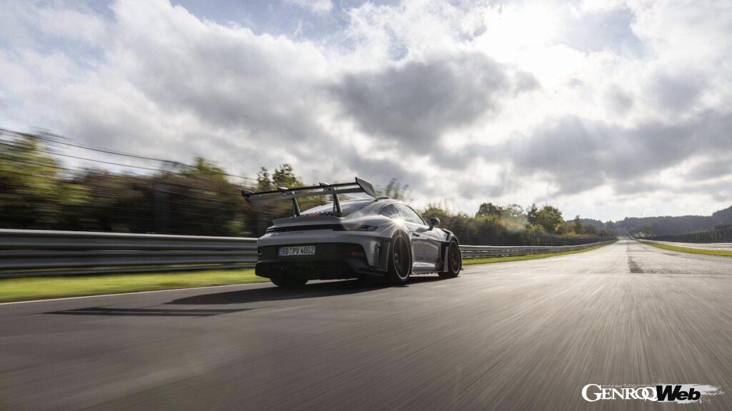 「ニュルブルクリンクで驚異の6分49秒328を記録した「ポルシェ 911 GT3 RS」【動画】」の1枚目の画像