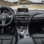 「BMW M2」を新旧比較して激熱コンパクトスポーツ6年分の進化を考察「新型を待つ？ 旧型でも見劣りしない？」 - GQW_BMW_M2_P90199663_highRes_the-new-bmw-m2-coupe (1)