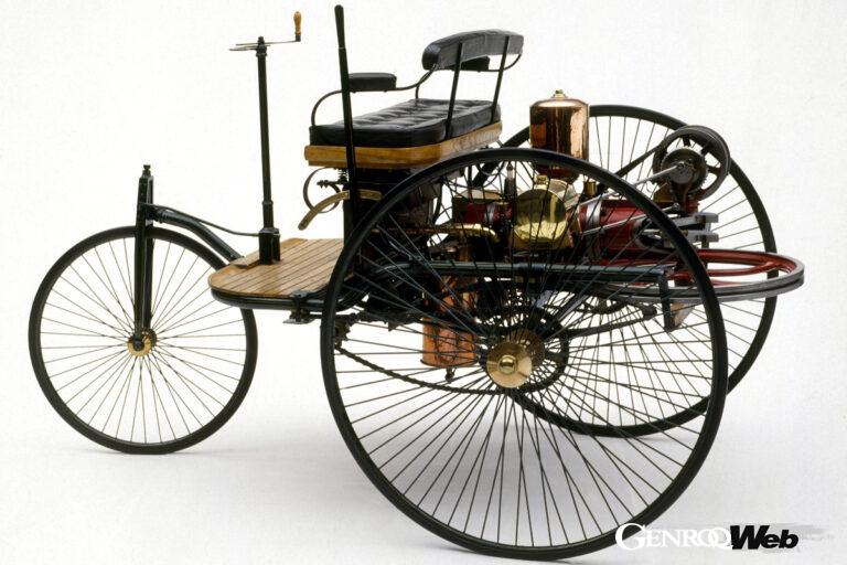 1886年製の「ベンツ・パテント・モーターワーゲン」。世界初の3輪ガソリン自動車と言われる。