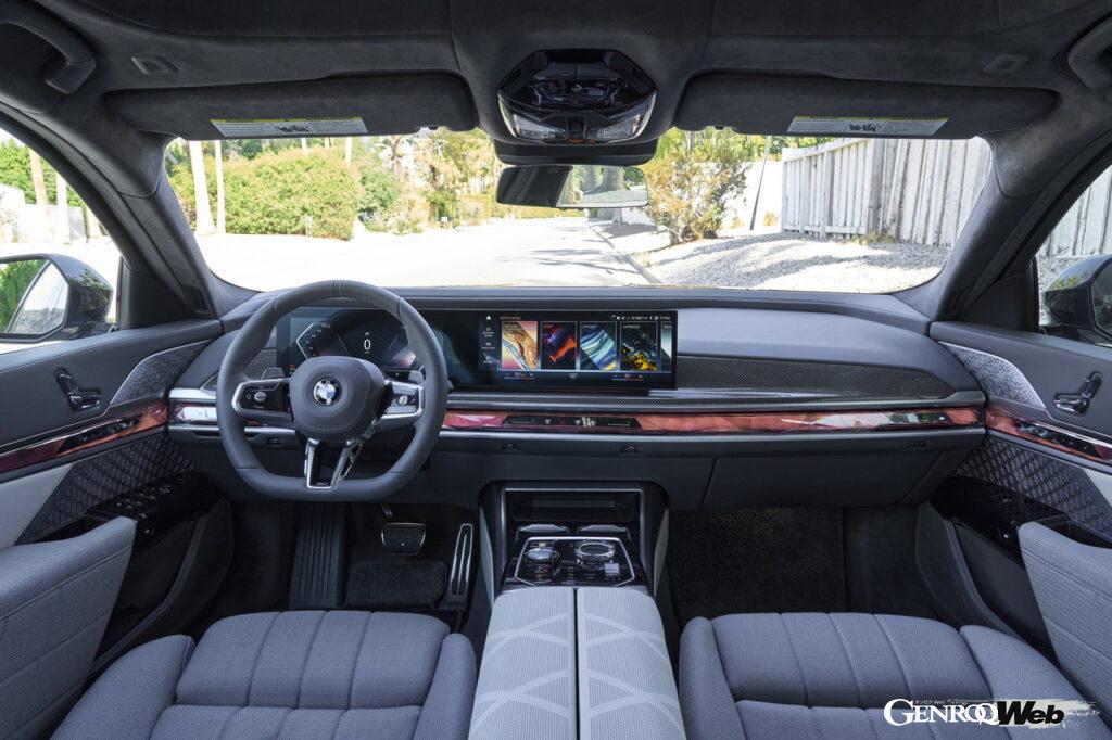 「新型BMW 7シリーズ最速試乗でわかった「ラグジュアリークラスで存在感を発揮する快適性能」」の4枚目の画像