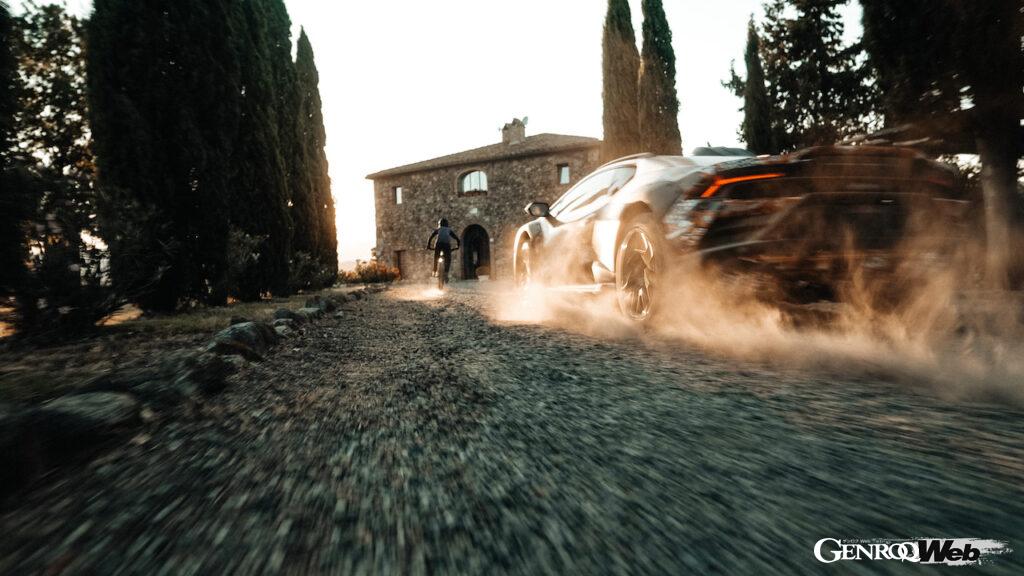 「「オフロードを激走するランボルギーニがエクストリームスポーツに挑戦？」ウラカン ステラートのスペシャルコラボ動画」の1枚目の画像