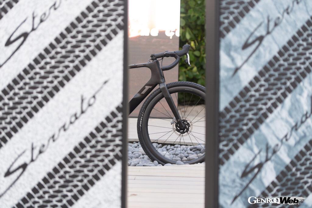 「マイアミの豪華ホテルで初披露された「ランボルギーニ ウラカン ステラート」とともに発表されたコラボ自転車とは？」の10枚目の画像