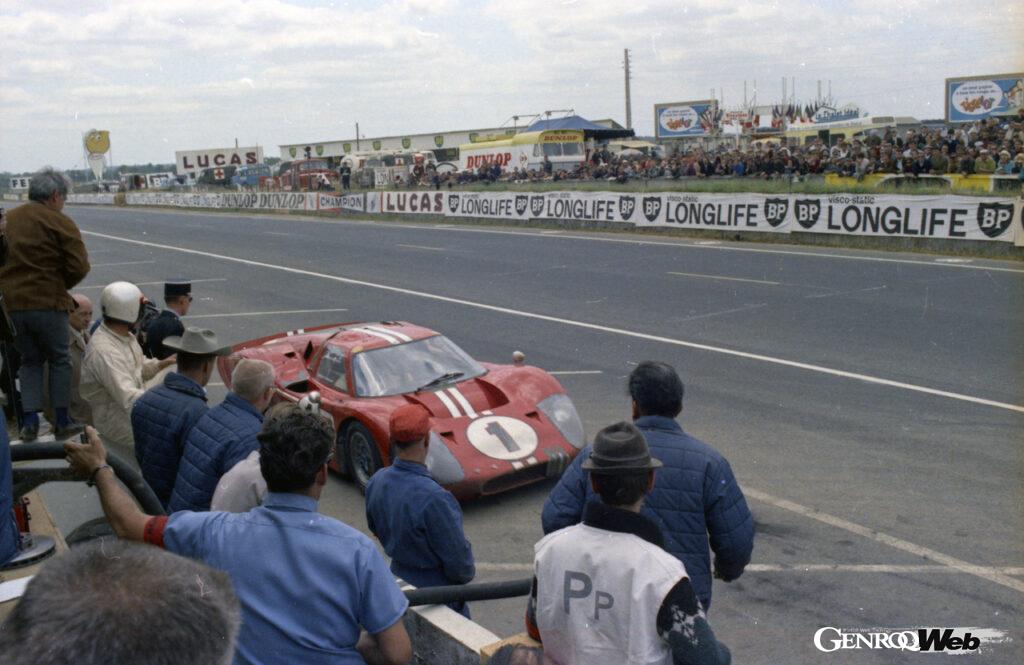 「迫力のロングホイールベース＆ロングテール「フォード GT マークIV」はル・マン24時間を彷彿させる完成度」の2枚目の画像