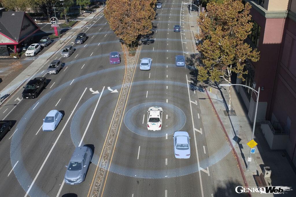 「「その車線変更必要ですか？」年末年始にイライラしない渋滞攻略法【モータージャーナリスト大谷達也の場合】」の1枚目の画像