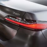 新型BMW7シリーズとメルセデス・ベンツSクラス「超高級サルーンの対決」どちらのほうが快適か？ - GQW2302_740i_04