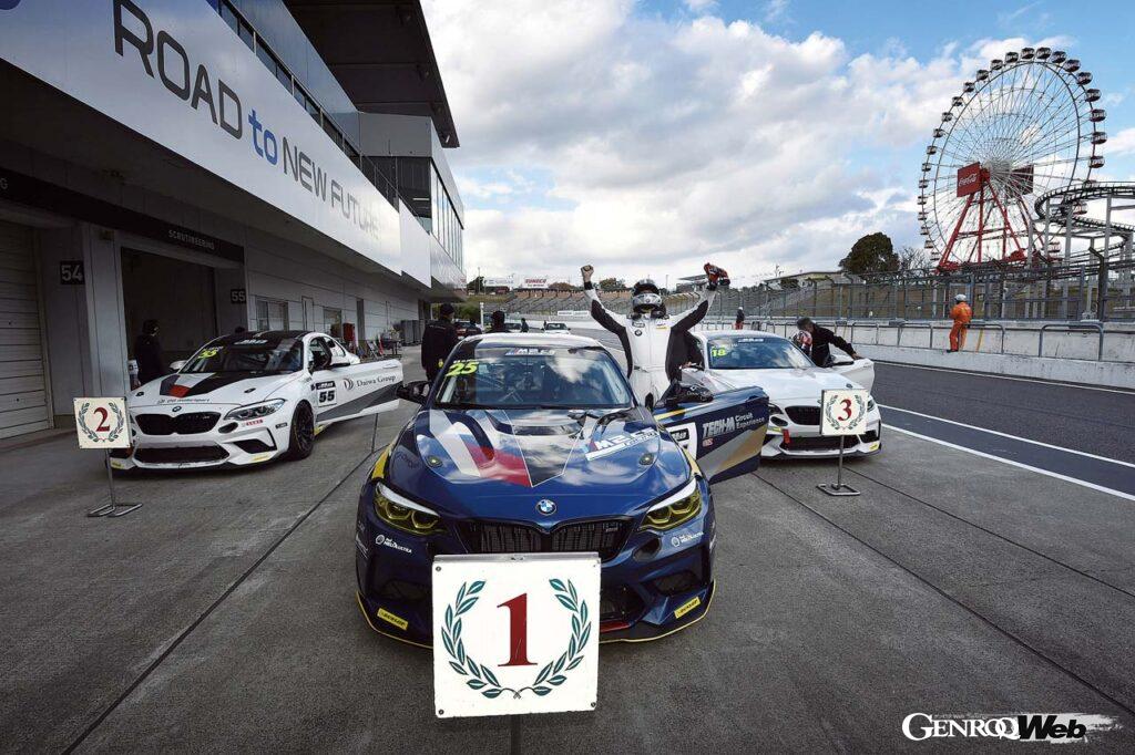「「BMWに乗っているとイケオジ？」1年間BMWとMINIのレースを応援したアンバサダーガール達の新鮮な目線」の3枚目の画像