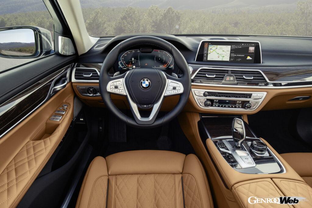 「【BMW 7シリーズ新旧比較】見た目よりも中身が劇的に進化したハイエンドサルーンを徹底比較」の18枚目の画像