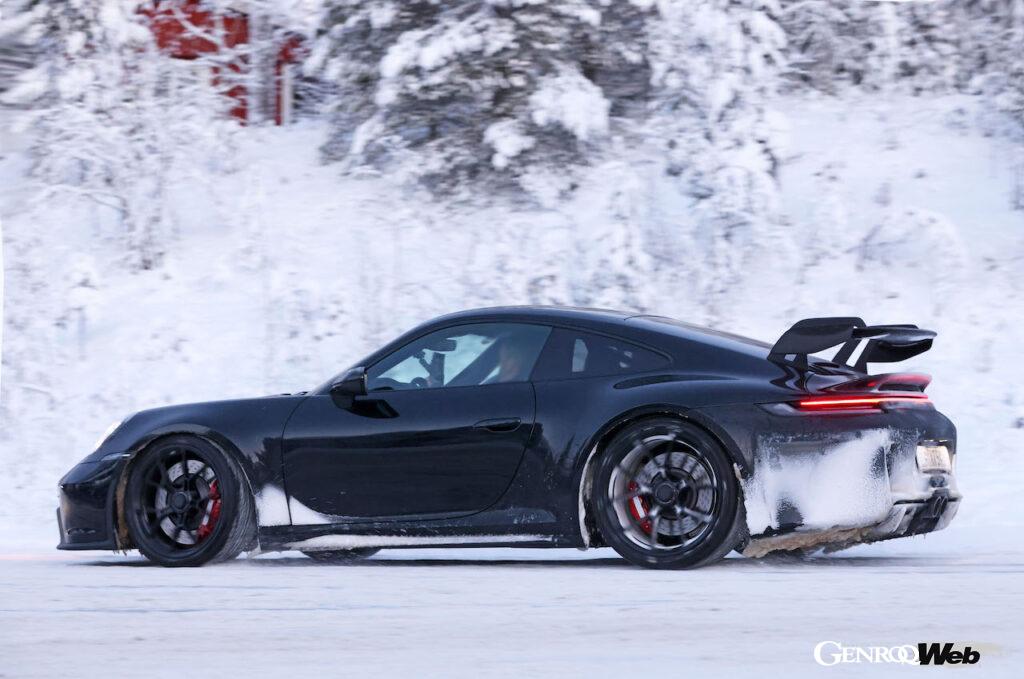 「【スクープ！】「新形状のリヤバンパー導入？」寒冷地テストを実施する「ポルシェ 911 GT3」」の17枚目の画像