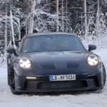 【スクープ！】「新形状のリヤバンパー導入？」寒冷地テストを実施する「ポルシェ 911 GT3」 - 20220122_Porsche911_GT3_facelift 3