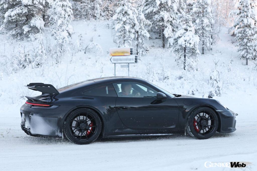 「【スクープ！】「新形状のリヤバンパー導入？」寒冷地テストを実施する「ポルシェ 911 GT3」」の8枚目の画像