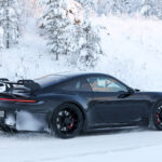 「【スクープ！】「新形状のリヤバンパー導入？」寒冷地テストを実施する「ポルシェ 911 GT3」」の9枚目の画像ギャラリーへのリンク