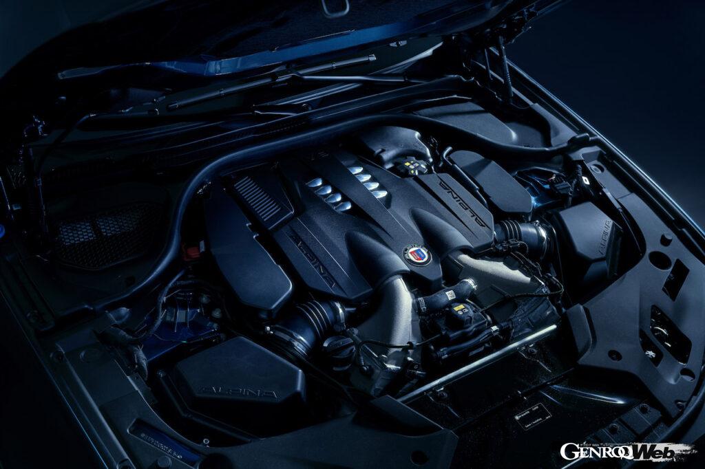 BMW  アルピナ B5 GTには、アルピナ市販モデル史上最強のパワーを誇る4.4リッターV型8気筒ビターボ・エンジンを搭載。最高出力はベースから13PSアップの634PSを発揮する。