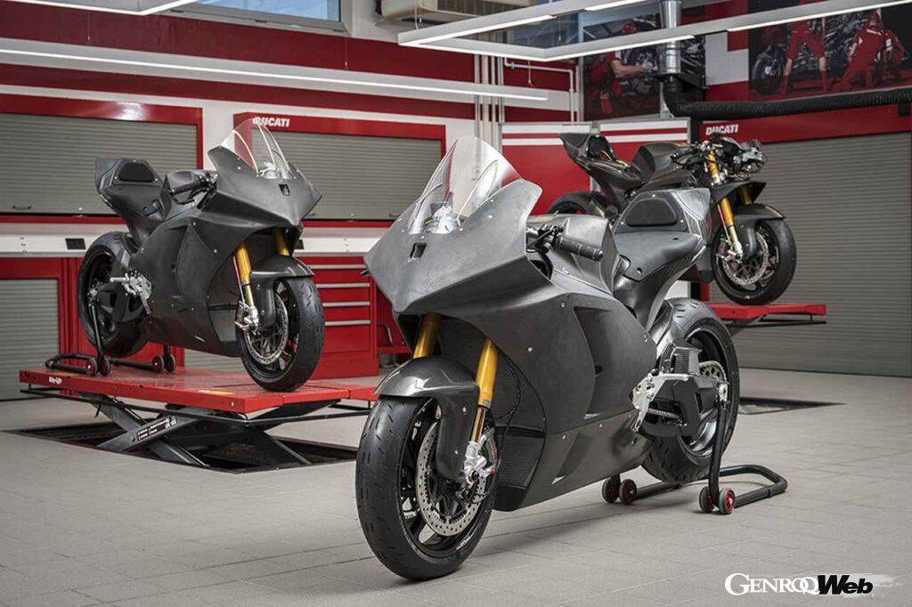2023年シーズンのMotoE世界選手権で使用されるワンメイク電動レーシングバイク「V21L」。