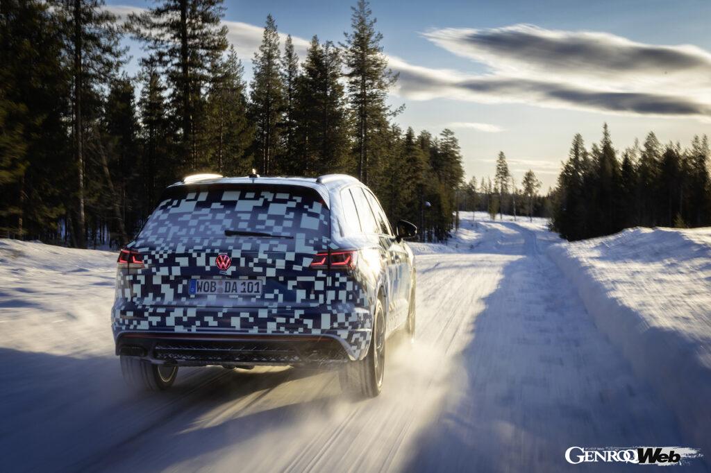 「「VWマークが光る？」改良新型フォルクスワーゲン トゥアレグのスウェーデン寒冷地テストで明らかに」の5枚目の画像