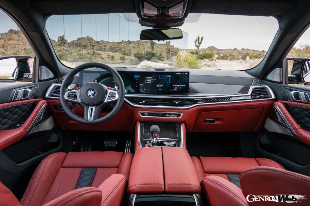 「BMW X6 M コンペティション」改良新型のインテリア。