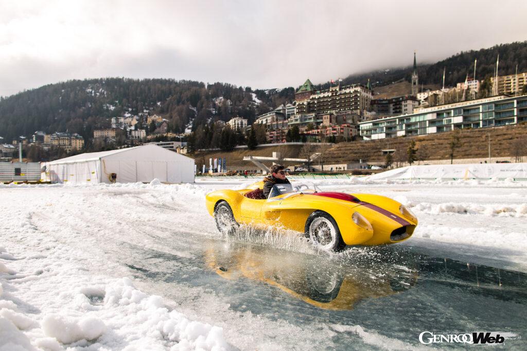 「「ザ・アイス・サンモリッツ」でリトルカー・カンパニーが開催した氷上試乗会でブガッティ、フェラーリ、アストンマーティンが共演」の9枚目の画像