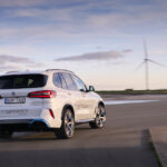 トヨタとの提携を活かして約100台生産される水素燃料電池車「BMW iX5 ハイドロジェン」とは？【動画】 - On Location BMW iX5 Hydrogen Antwerp