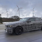 「寒冷地における不安を払拭できるか？」フル電動モデル「BMW i5 セダン」が北極圏でテスト実施【動画】 - BMW i5 Fahrzeugerprobung