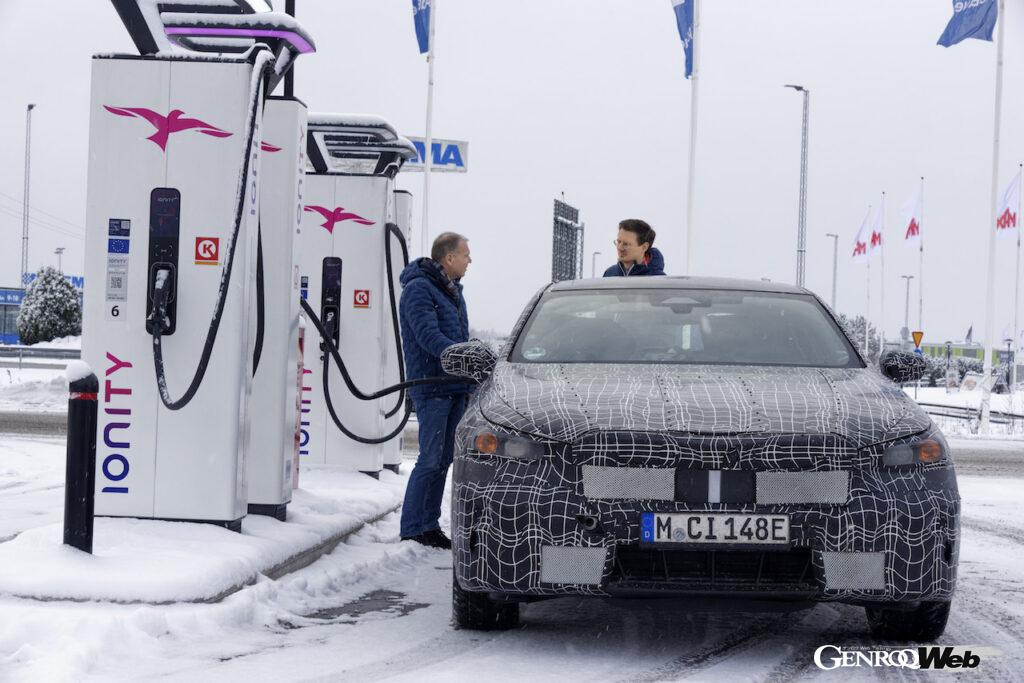 「「寒冷地における不安を払拭できるか？」フル電動モデル「BMW i5 セダン」が北極圏でテスト実施【動画】」の10枚目の画像