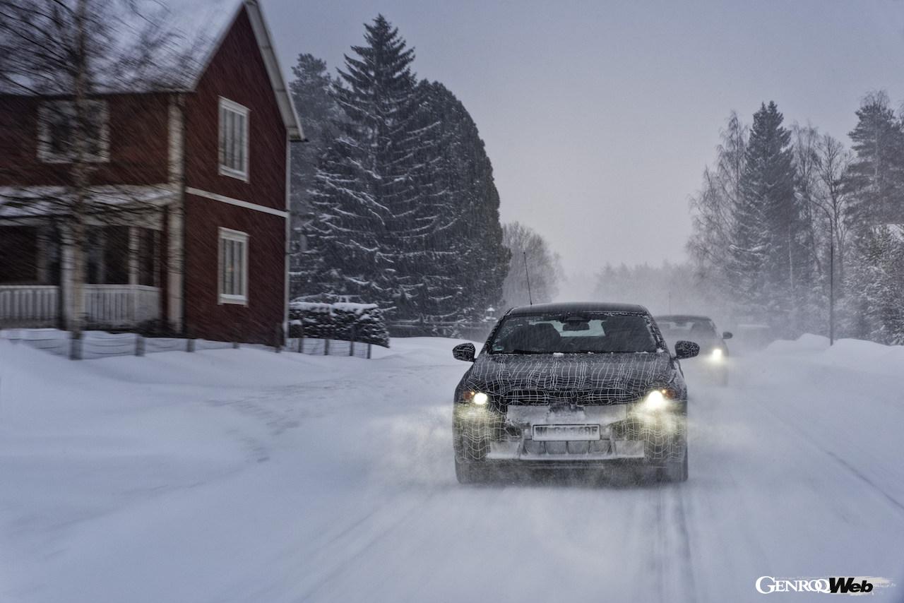 「「寒冷地における不安を払拭できるか？」フル電動モデル「BMW i5 セダン」が北極圏でテスト実施【動画】」の12枚目の画像