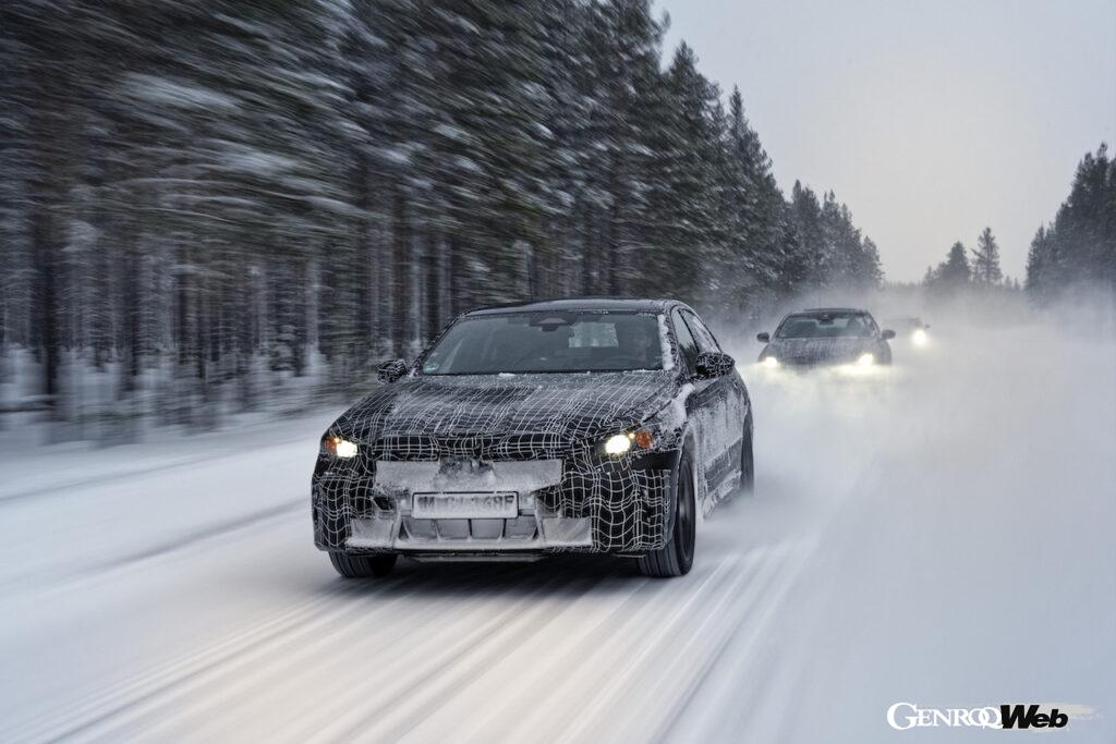 「「寒冷地における不安を払拭できるか？」フル電動モデル「BMW i5 セダン」が北極圏でテスト実施【動画】」の13枚目の画像