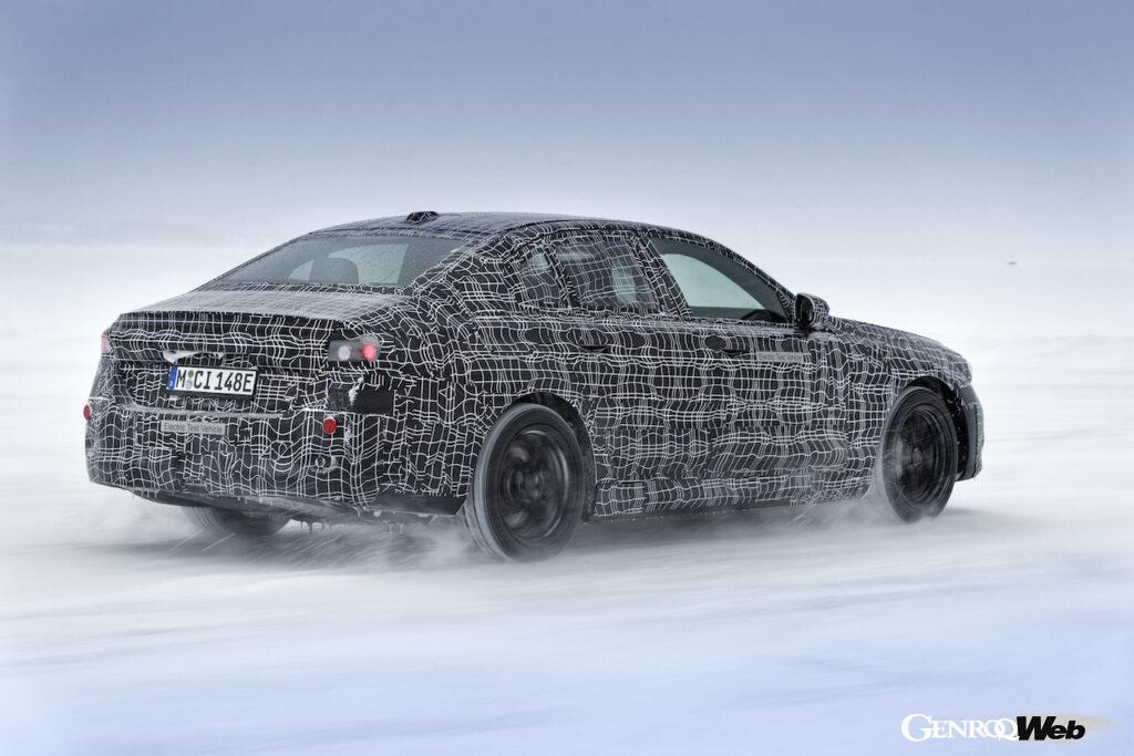 「「寒冷地における不安を払拭できるか？」フル電動モデル「BMW i5 セダン」が北極圏でテスト実施【動画】」の19枚目の画像