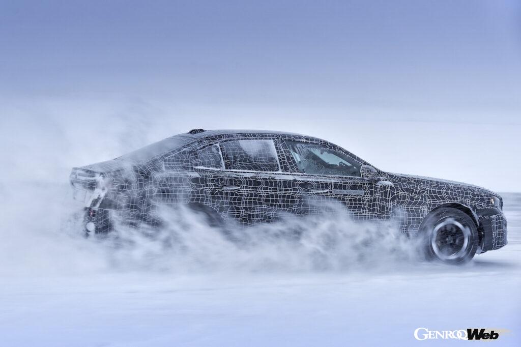 「「寒冷地における不安を払拭できるか？」フル電動モデル「BMW i5 セダン」が北極圏でテスト実施【動画】」の20枚目の画像