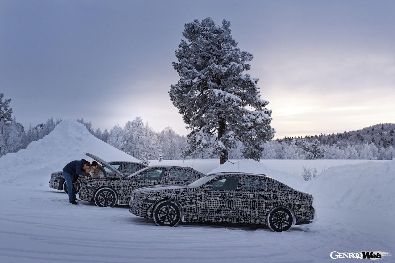 「「寒冷地における不安を払拭できるか？」フル電動モデル「BMW i5 セダン」が北極圏でテスト実施【動画】」の22枚目の画像