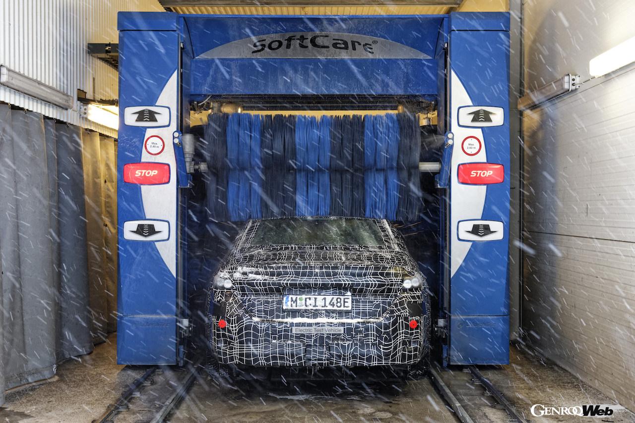 「「寒冷地における不安を払拭できるか？」フル電動モデル「BMW i5 セダン」が北極圏でテスト実施【動画】」の23枚目の画像