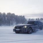 「「寒冷地における不安を払拭できるか？」フル電動モデル「BMW i5 セダン」が北極圏でテスト実施【動画】」の26枚目の画像ギャラリーへのリンク