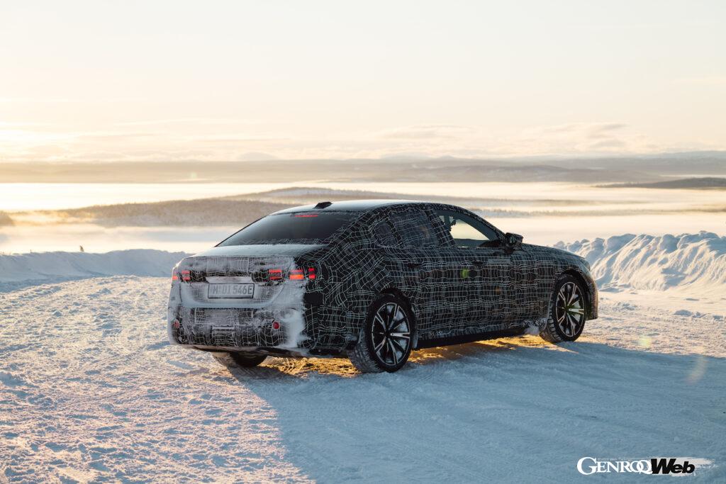 「「寒冷地における不安を払拭できるか？」フル電動モデル「BMW i5 セダン」が北極圏でテスト実施【動画】」の27枚目の画像