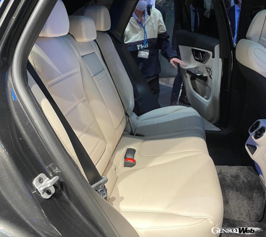 「メルセデス・ベンツの新型SUV「GLC」が日本上陸「手頃なサイズはそのままにSクラス譲りの最新技術採用」」の23枚目の画像