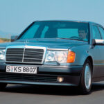 「500E」「M3」「RS2」「930」、1980〜90年代を彩った名車達を楽しむならどれがいい？「今ネオクラシックが熱い」 - Mercedes-Benz 500 E (W 124), Exterieur. Foto aus dem Jahr 1990.Mercedes-Benz 500 E (W 124), exterior. Photo from 1990.