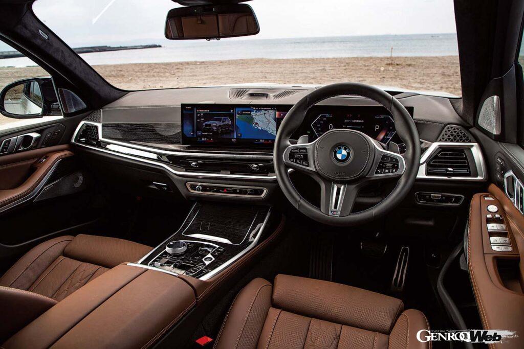 「「デザインに惑わされないように」如何なる道も制覇するラグジュアリーSUV「BMW X7 M60i xDrive」の本質とは」の1枚目の画像