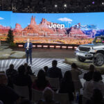 2024年モデル「ジープ ラングラー」がデビュー「ウインチを標準装備して内外装もアップデート」【動画】 - 20230407_Jeep_Wrangler_6_5383