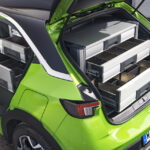 EV営業車の未来を想起させる「オペル モッカ エレクトリック」は精密機器を運搬可能 - Opel Mokka - Bott_2023
