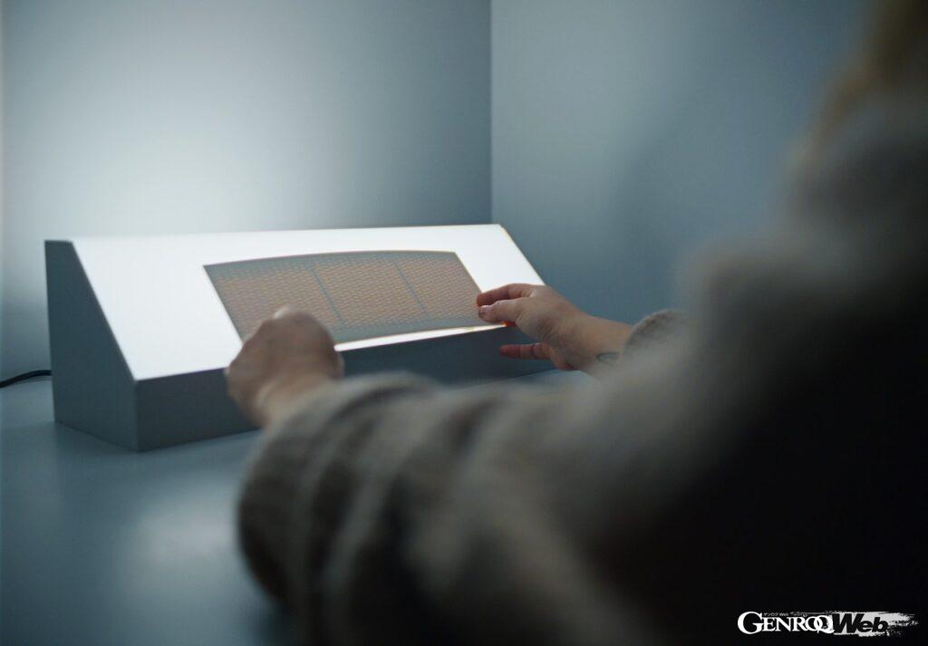 「「ボルボ EX90」のインテリアのハイライトは「サンライクLED72個で実現した自然光」【動画】」の1枚目の画像