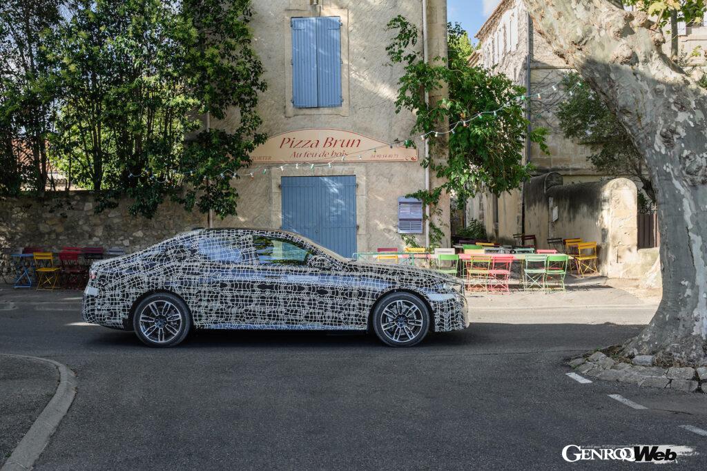 「まもなく登場する8代目BMW5シリーズのBEV版「i5」は「視線で車線変更できる」自動運転機能を装備」の7枚目の画像