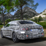 「まもなく登場する8代目BMW5シリーズのBEV版「i5」は「視線で車線変更できる」自動運転機能を装備」の11枚目の画像ギャラリーへのリンク