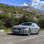 「まもなく登場する8代目BMW5シリーズのBEV版「i5」は「視線で車線変更できる」自動運転機能を装備」の17枚目の画像ギャラリーへのリンク